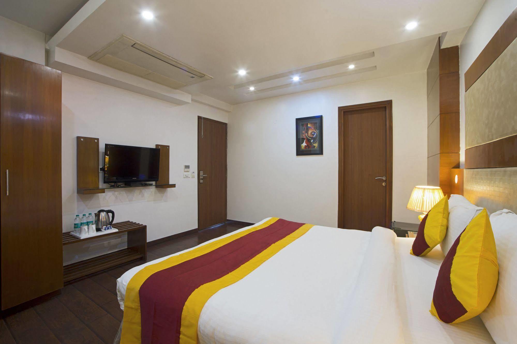 ทริมรูมส์ ปาล์ม ดอร์ Hotel นิวเดลี ภายนอก รูปภาพ